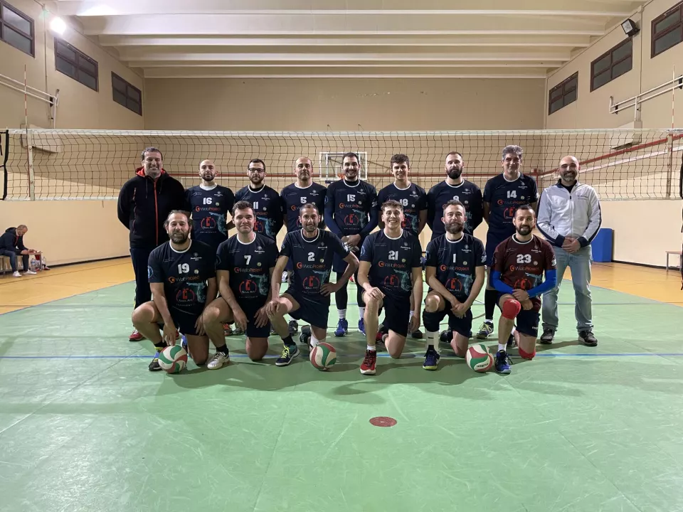 Foto di squadra della prima squadra in palestra