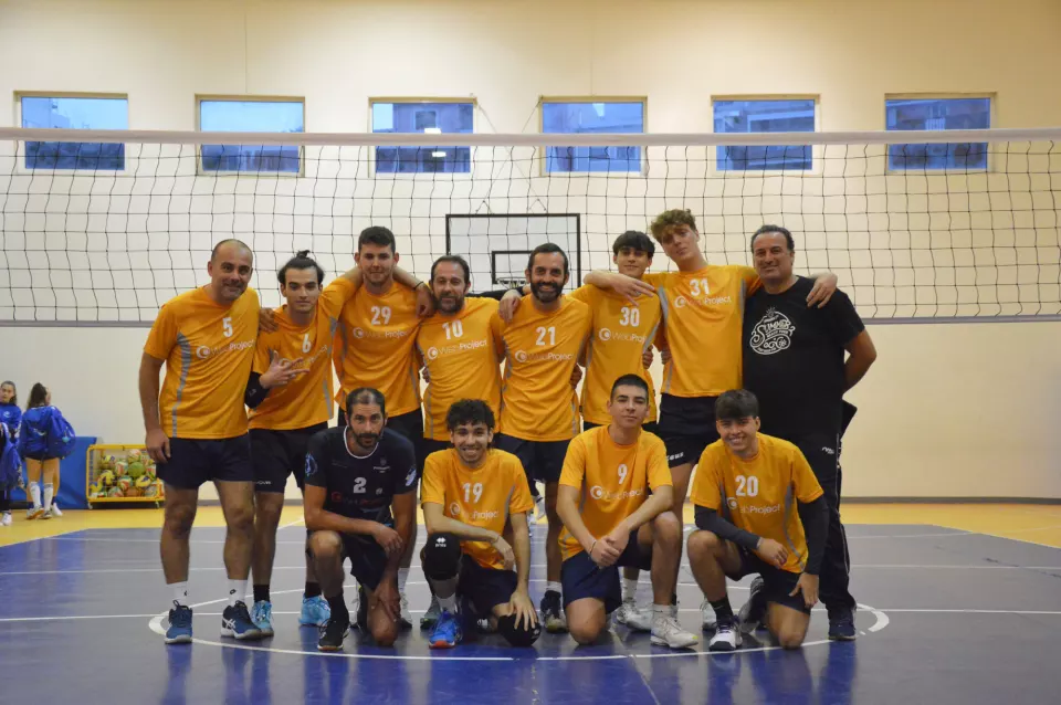 Giovani atleti e veterani della Polisportiva Sottorete insieme in palestra